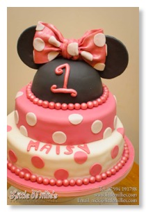 Minni Mouse Cake by Little Millie&#39;s-1